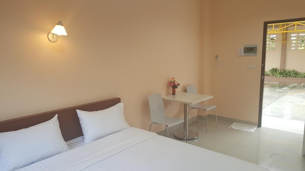 Jirasin Hotel & Apartment Ranong Exterior foto